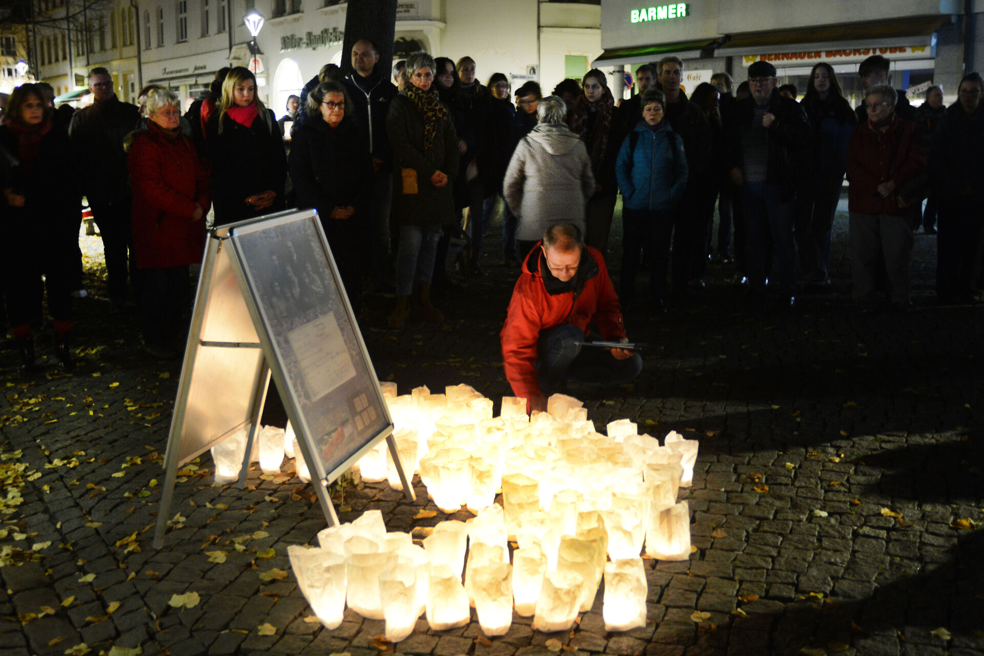 Gedenkveranstaltung an die Pogromnacht in Bernau. am 09.11.2022. Foto: Sergej Scheibe