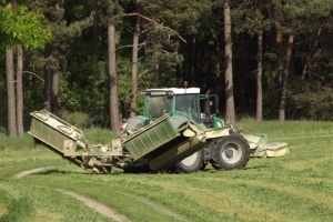 Traktor im Barnim #01
